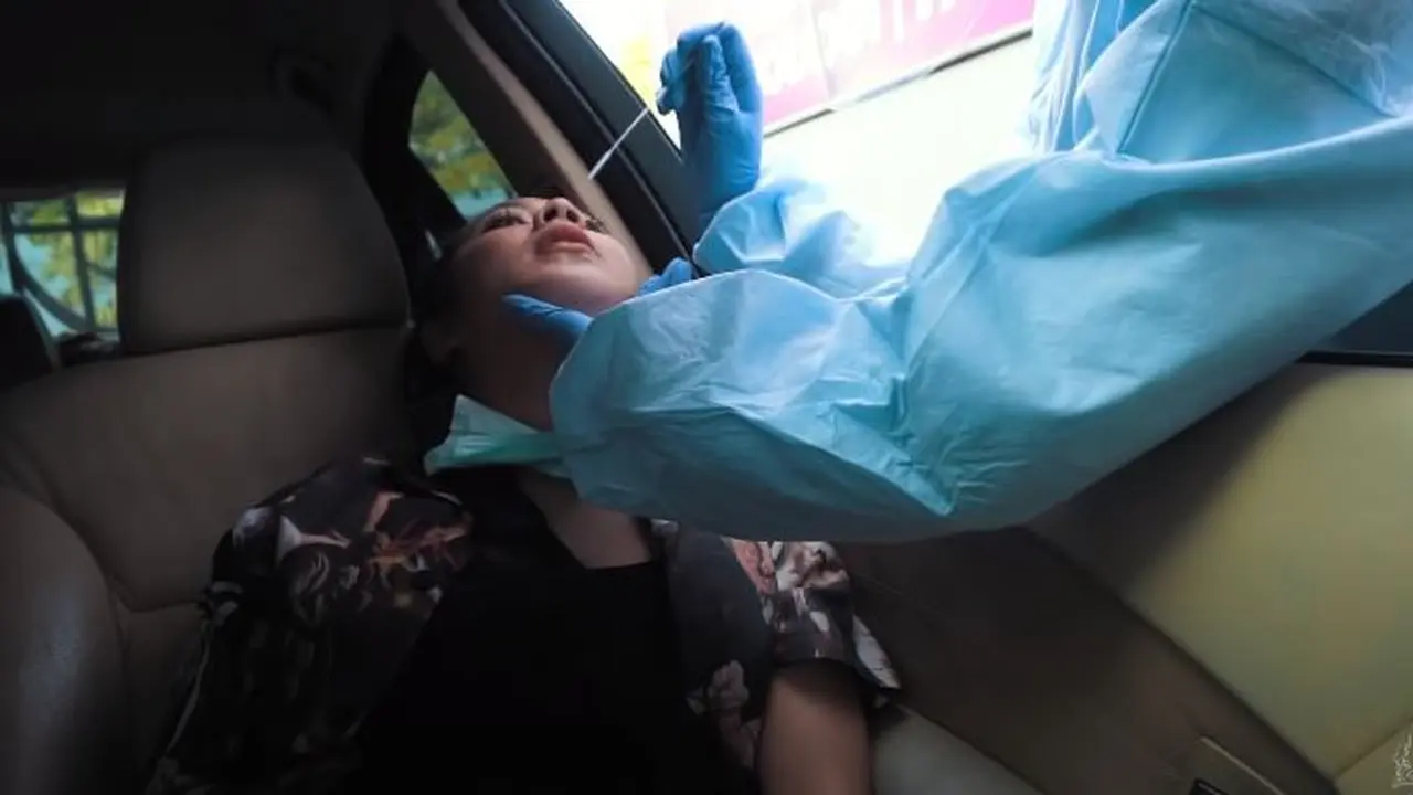 6 Momen Persiapan Lahiran Nabila Faisal, Ikut Swab Test Drive Thru