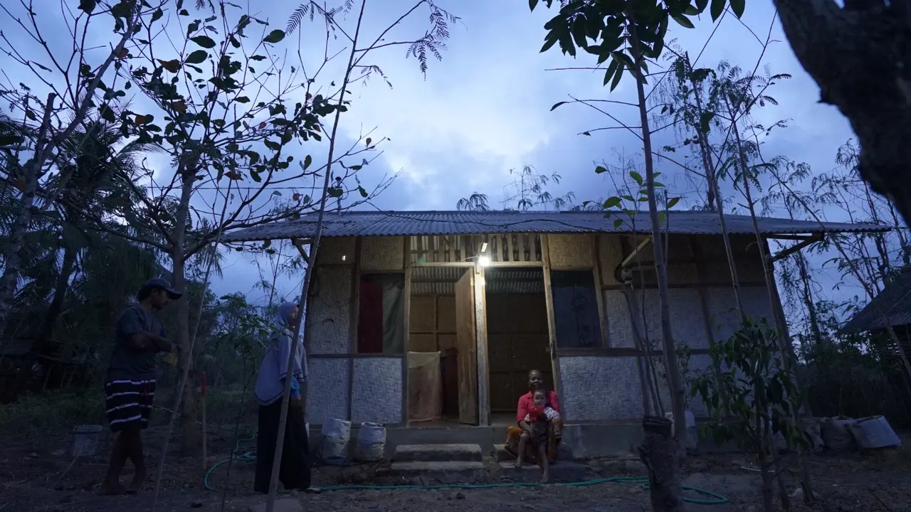 Cahaya di Ujung Negeri: Saat Listrik Hadirkan Harapan Baru bagi Warga Papua dan Sumsel