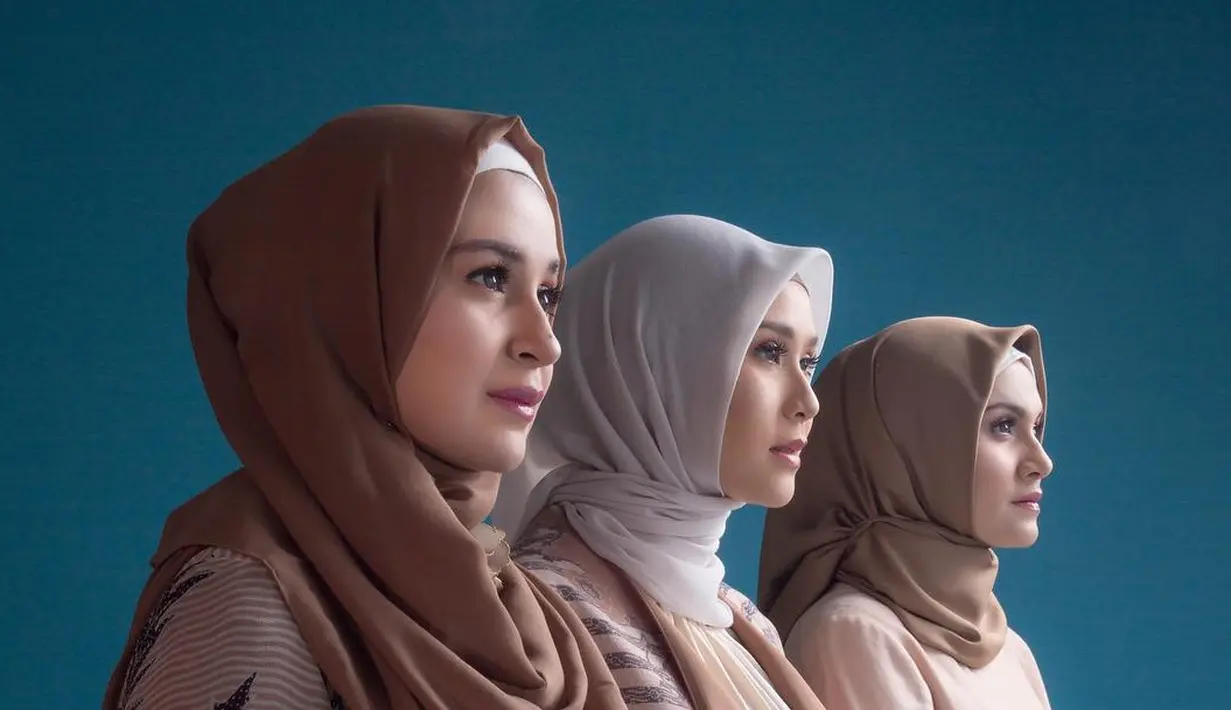 Tiga artis cantik yang tengah berbadan dua itu, menjalani pemotretan. Ketiganya diabadikan oleh fotografer profesional Diera Bachir. (Instagram/dierabachir)