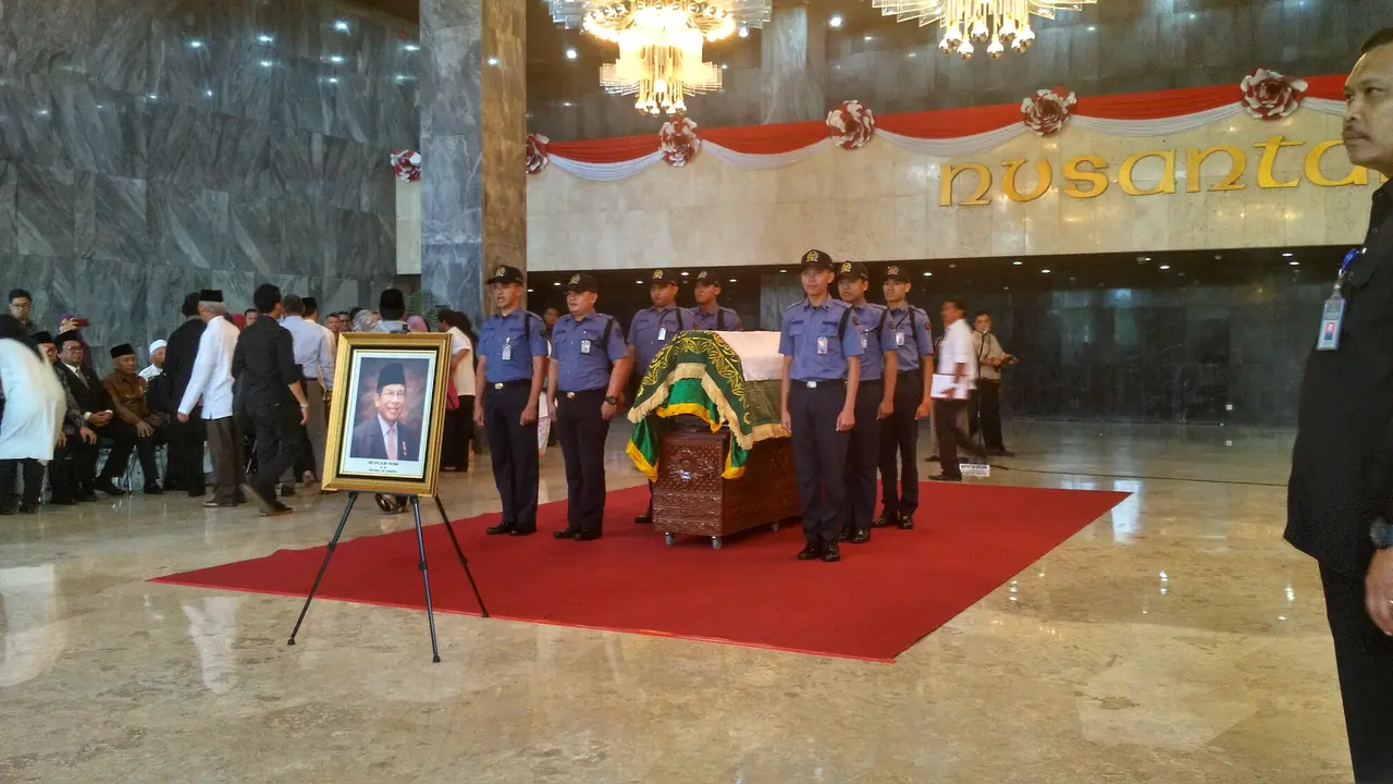 Jenazah AM Fatwa disemayamkan di DPR