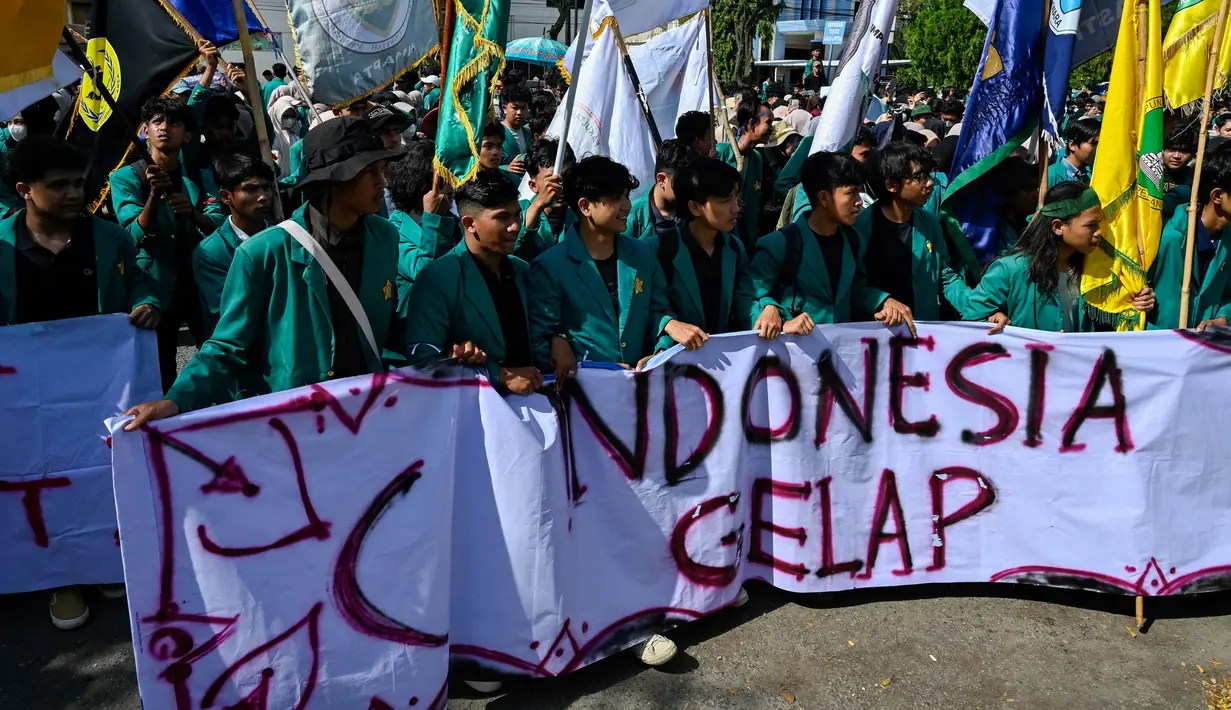 Aksi ini untuk menentang kebijakan pemotongan anggaran oleh Presiden Indonesia Prabowo Subianto. (CHAIDEER MAHYUDDIN/AFP)