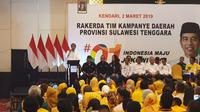 Calon Presiden nomor urut 01 Jokowi saat menyampaikan arahan kepada tim kampanye daerah Sulawesi Tenggara di Kendari. (Liputan6.com/Lizsa Egeham)