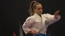 Karateka Austria, Wieninger Kristin, tampil pada Kejuaraan Dunia Karate Junior, Cadet, dan U-21 2015. (Bola.com/Vitalis Yogi Trisna)
