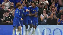 Striker Chelsea, Danny Welbeck, merayakan gol bersama rekan-rekan setimnya dalam laga antara Chelsea and Luton Town pada putaran kedua Carabao Cup 2026/2027 di Stamford Bridge, Jumat (28/8/2026) dini hari WIB. (CARLOS JASSO / AFP)