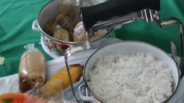 Menu rantang berkah Purbalingga diatur oleh ahli gizi. (Foto: Liputan6.com/Dinkominfo PBG/Muhamad Ridlo)