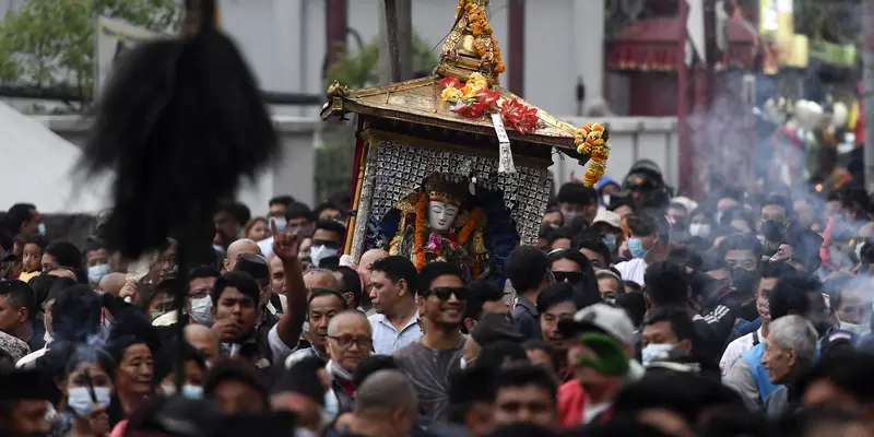 Ramainya Perayaan Seto Machindranath di Nepal