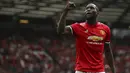 Pemain Manchester United, Romelu Lukaku saat ini memimpin klasemen sementara Premier League dengan torehan tiga gol hingga pekan ketiga. (AP/Dave Thompson)