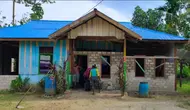 Kementerian PUPR menyalurkan program Bantuan Stimulan Perumahan Swadaya (BSPS) atau bedah rumah kepada 110 unit rumah tak layak huni di Kabupaten Teluk Wondama, Papua Barat. (Dok. Kementerian PUPR)