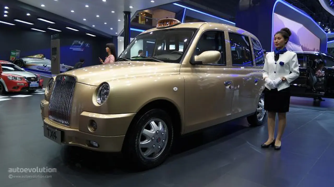 Kok Bisa Taksi Ikonik London Mejeng di Shanghai?