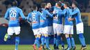 Para pemain Napoli merayakan gol yang dicetak oleh Marek Hamsik ke gawang Torino pada laga Serie A di Stadion Olimpico Grande Torino, Sabtu (16/12/2017). Napoli menang 3-1 atas Torino. (AP/Alessandro Di Marco)