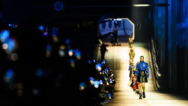 Semarak Fashion Show Louis Vuitton di Seoul