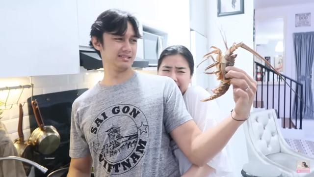 7 Momen Caesar Hito Bareng Felicya Angelista Masak untuk Makan Malam