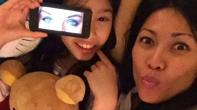 Jarang Tersorot, Ini 7 Potret Kompak Anggun C Sasmi dan Sang Putri