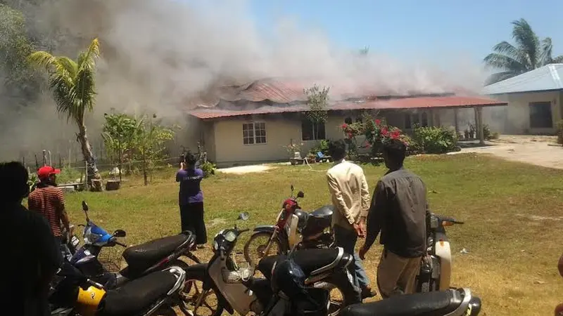 Pesawat Aerobatic TNI Senggolan, 2 Rumah di Malaysia Terbakar