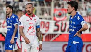 Malut United berhasil membungkam Persib Bandung dua gol tanpa balas pada laga tunda pekan ke-12 BRI Super League di Stadion Gelora Kie Raha, Minggu (14/12/2025) siang WIB. (dok. Malut United)