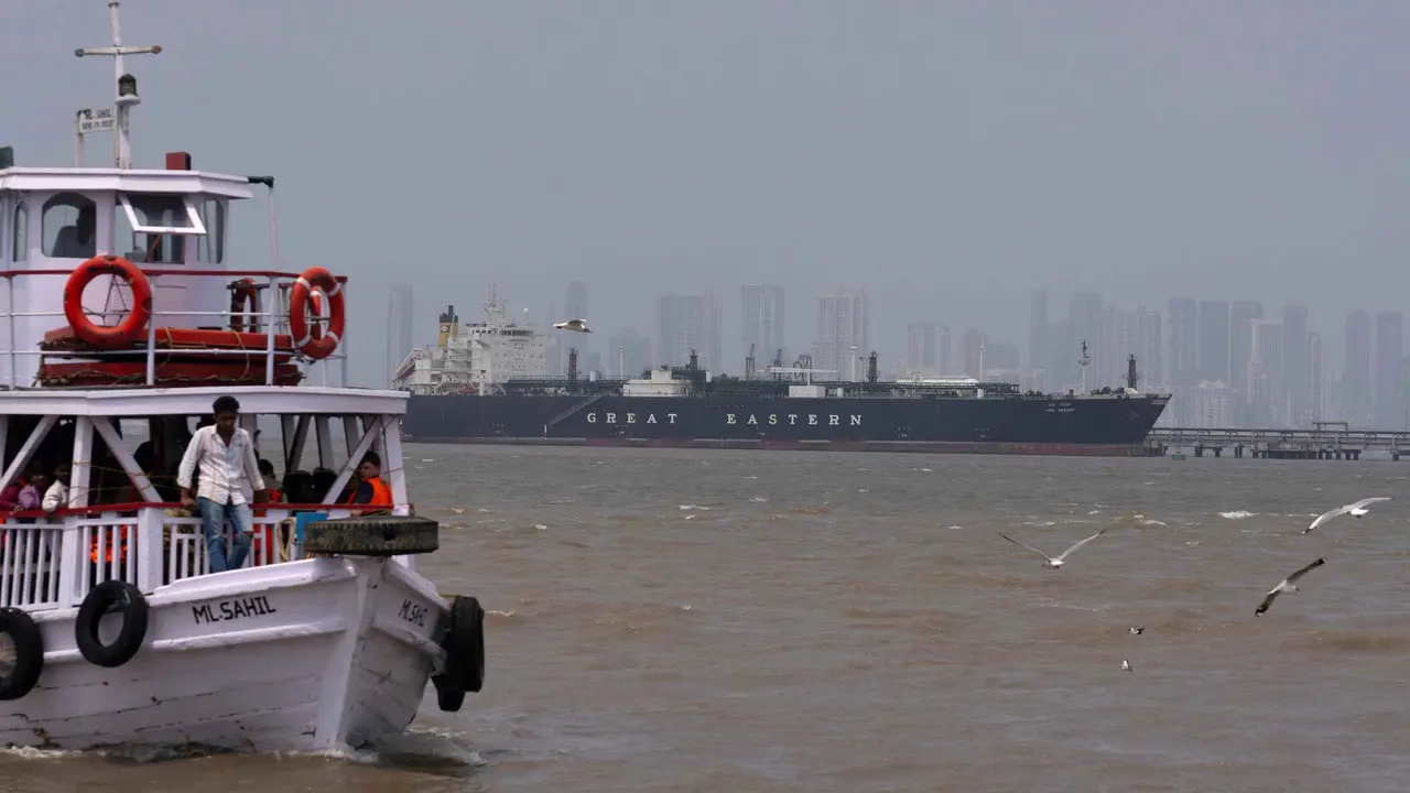 Lolos dari Selat Hormuz, Kapal Pengangkut LPG Berbendera India Tiba di Pelabuhan Mumbai