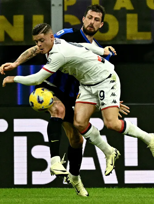 Dua gol tersebut masing-masing dicetak oleh Kristjan Asllani pada menit ke-30 dan penalti Alexis Sanchez (38').  (GABRIEL BOUYS/AFP)