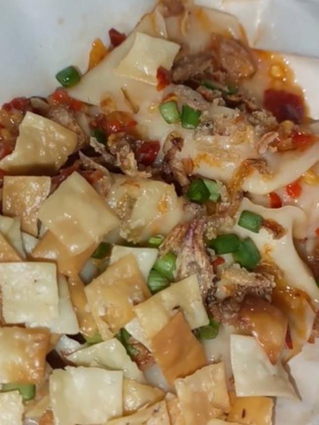 Sajian Wonton Chili Oil Kering atau Nyemek