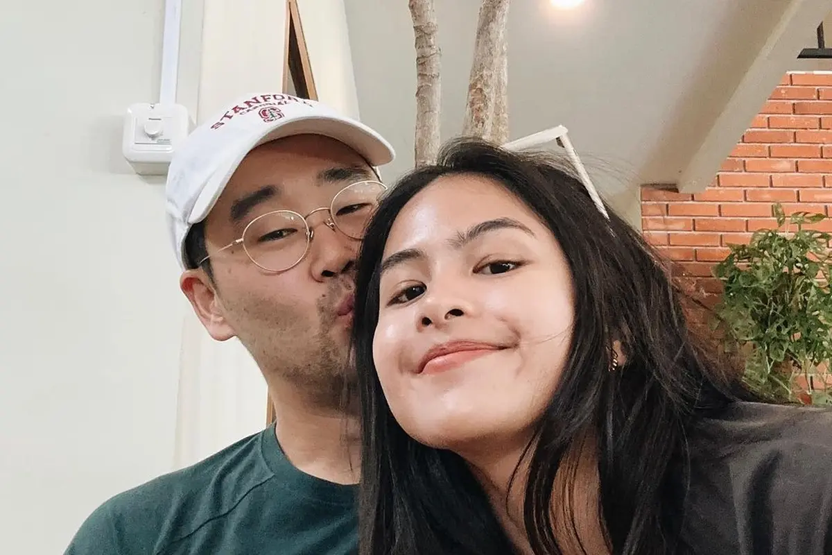 Maudy Ayunda dan suami (Instagram/maudyayunda)