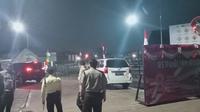 Tim Inafis Polres Metro Bekasi Kota mendatangi lokasi ledakan di Stasiun Pengumpul Gas Lapangan Jatinegara milik KSO Pertamina EPPD Migas Kota Bekasi di Jatisampurna. (Liputan6.com/Bam Sinulingga)