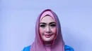 Eddies Adelia mengatakan jika Soraya Abdullah memang memberitahu awak media mengenai kabar pernikahannya dengan Indra Bruggman. Karena senang, Eddies pun ikut bicara mengenai pernikahan lantaran Indra tak juga bicara. (Nurwahyunan/Bintang.com)