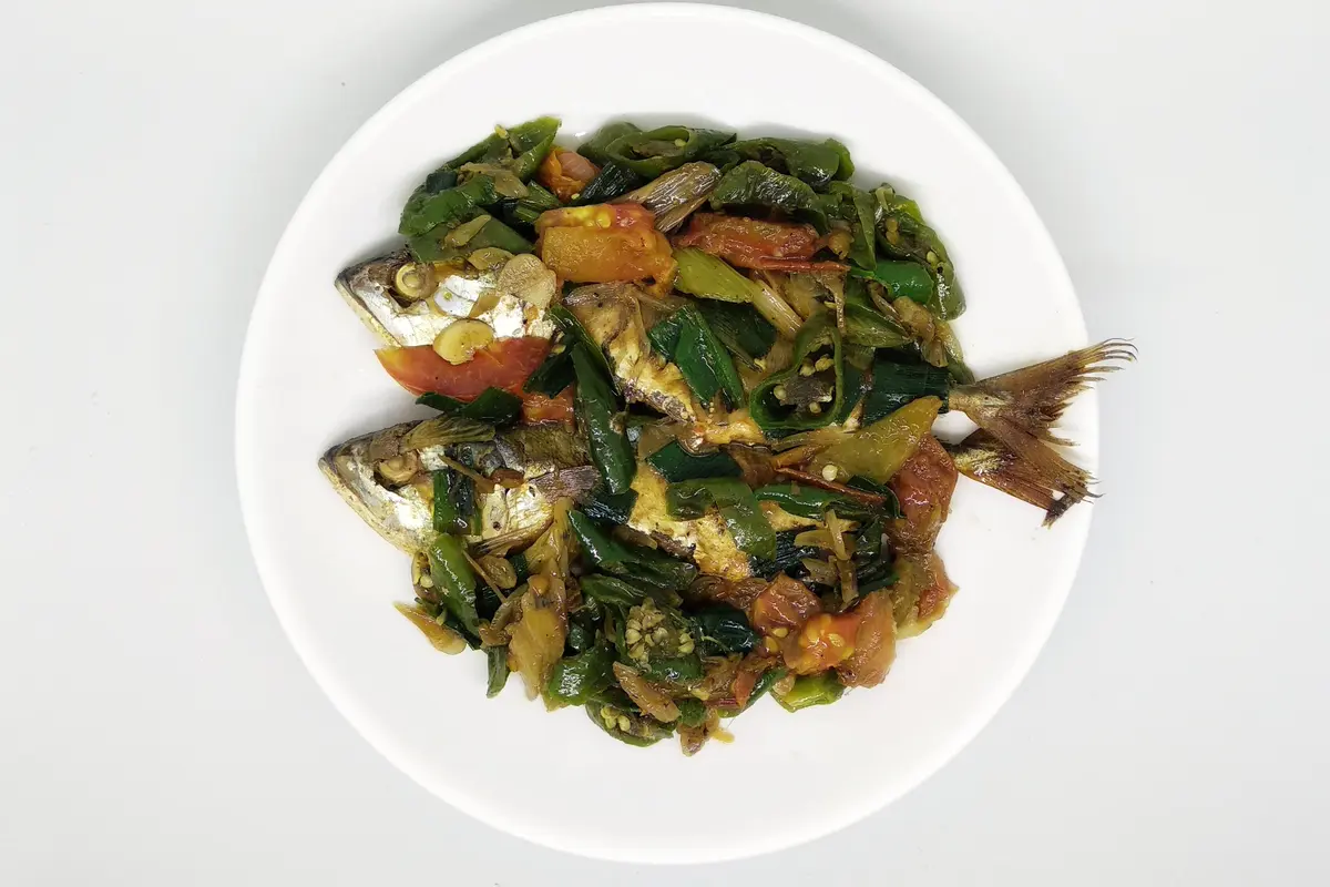 Tumis ikan asin