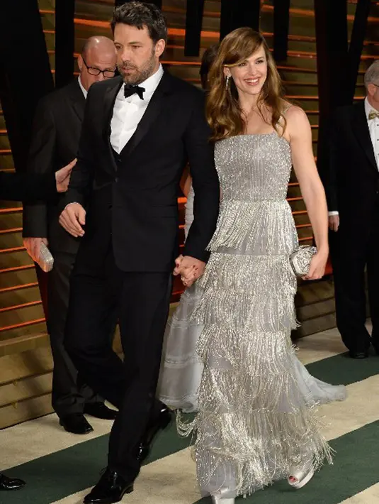 “Aku telah selesai rehabilitasi untuk ketergantungan alkohol, sesuatu yang terjadi di masa lalu dan akan datang. Aku juga ingin anak-anakku mengetahui tak ada yang perlu malu untuk meminta bantuan,” tulis Ben Affleck. (AFP/Bintang.com)