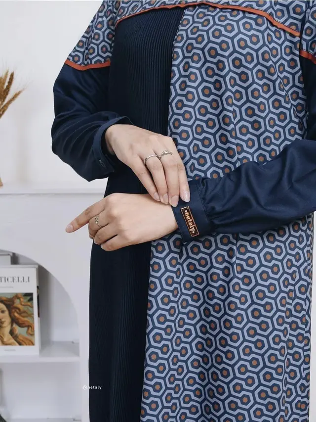 Koleksi fashion Netaly.
