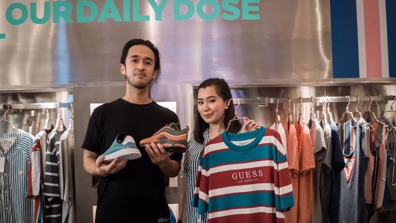 Koleksi Busana 90-an dari Guess Kembali Hadir Secara Eksklusif