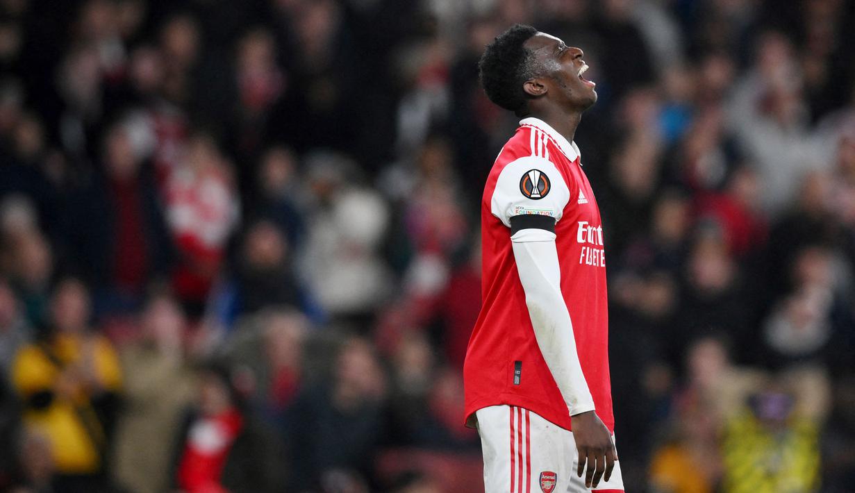 Pemain Arsenal, Albert Sambi Lokonga, saat melawan Bodoe/Glimt pada laga Liga Europa di Stadion Emirates (6/10/2022). Musim ini Lokonga tak masuk dalam rencana Arteta dan tengah dipinjamkan ke Crystal Palace. Dia berpeluang besar dilepas ketika bursa transfer dibuka. (AFP/Daniel Leal)