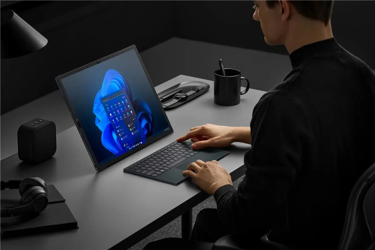 Asus Zenbook 17 Fold OLED