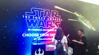 Senayan City dan Lucasfilm menggelar pameran interaktif Star Wars: The Force Awakens yang berlangsung sejak 4 Desember 2015 hingga 10 Januari 2016