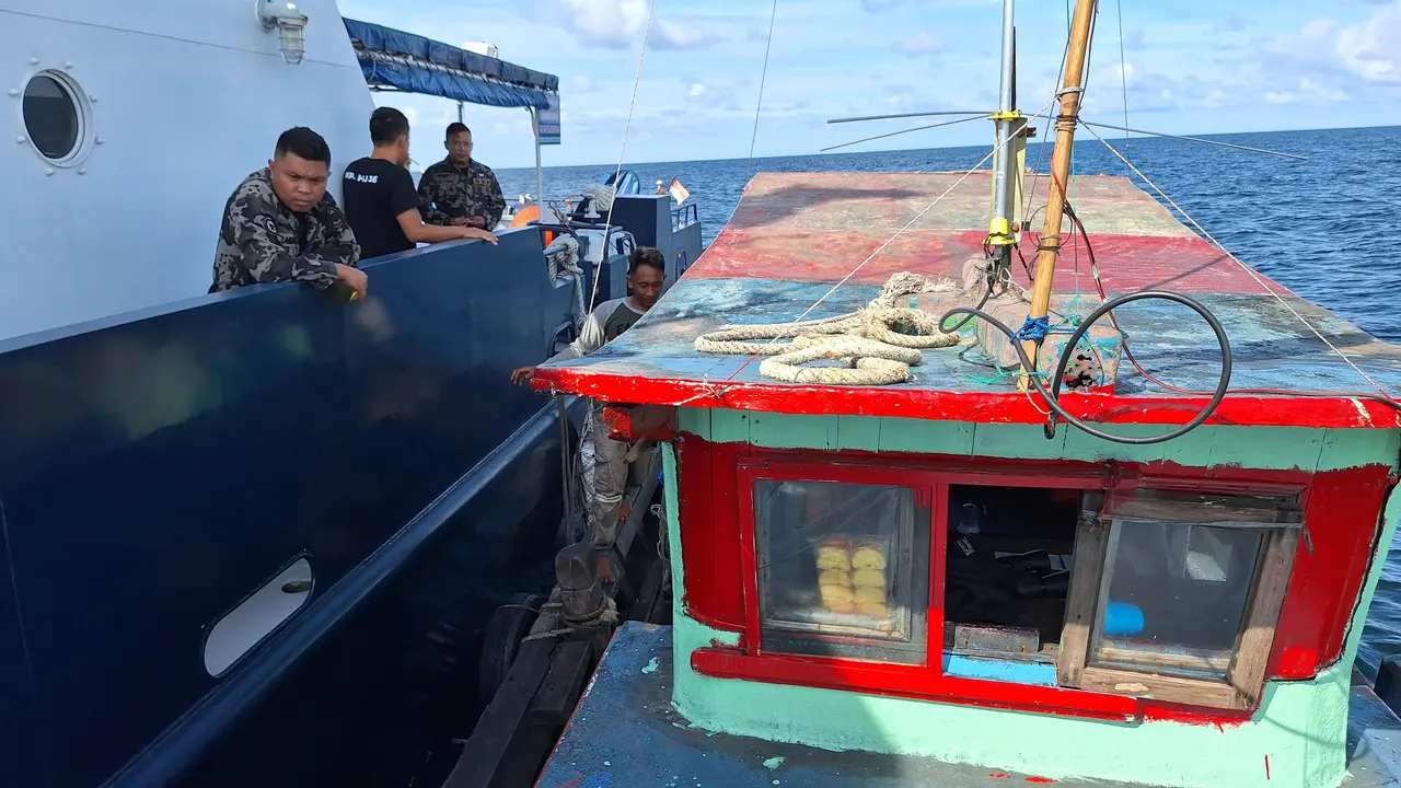 Aksi penggagalan upaya penyelundupan manusia oleh KKP di Perairan Sumatera Utara.