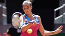 Ekspresi petenis Republik Ceska, Karolina Pliskova saat melawan Simona Halep pada ajang WTA Madrid Open di Caja Magica, Madrid, (10/5/2018). (AFP/Javier Soriano)