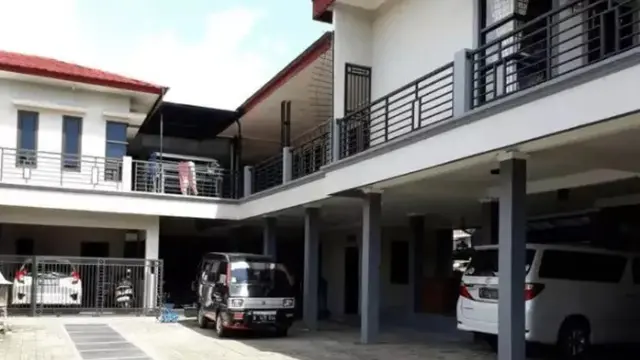 Potret Dapur Ayu Ting Ting yang Minimalis, Kaya Warna Putih dengan Tembok Nuansa Green Screen