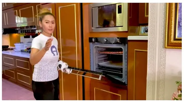 6 Potret Dapur di Rumah Inul Daratista, Elegan dan Bernuansa Cokelat