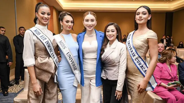 Anne Jakrajutatip, (@annejkn.official)