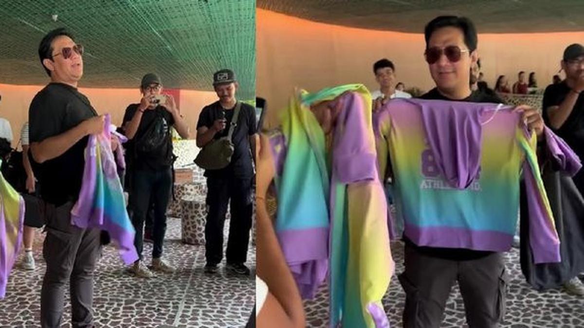 Pakai Setelan Warna-Warni untuk ke Pantai, Intip Momen Kocak Andre Taulany yang Kembali Bagikan Seragam untuk The Prediksi