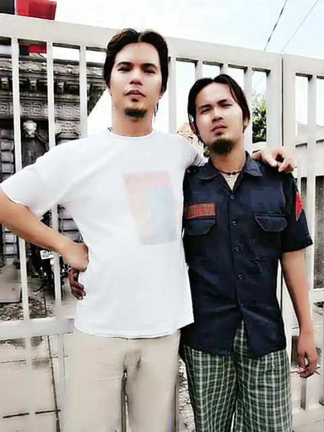 Driver Ojol Viral, 7 Potretnya Dinilai Mirip Ahmad Dhani