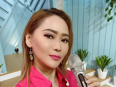 Biasa Pakai Wig, 6 Potret Inul Daratista Tunjukkan Rambut Asli Ini Tuai Pujian (Sumber: Instagram/inul.d)