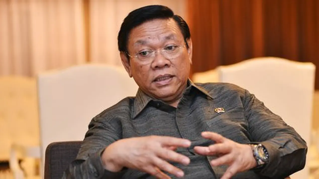 Profil Agung Laksono
