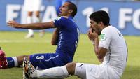 Italia Tak Pernah Main di Piala Dunia Lagi Sejak Insiden Gigitan Luis Suarez
