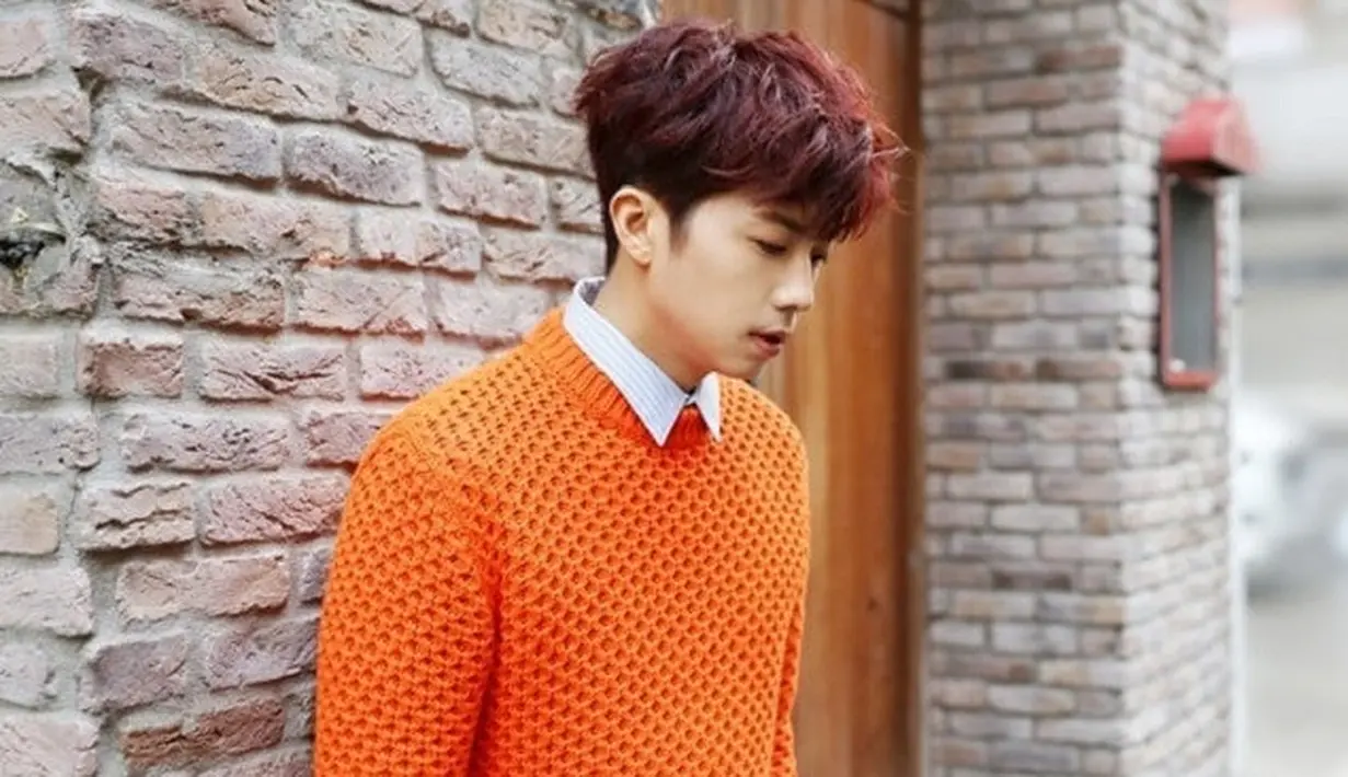 Dengan demikian, Wooyoung menjadi personel 2PM ketiga yang melakukan wajib militer. Sebelumnya dua personel 2PM, Taecyeon dan Jun.K terlebih dahulu melakukan wamil. (Foto: soompi.com)