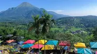 Jungle Cafe di Mojokerto yang dikelilingi oleh tiga gunung (dok.Instagram/@officialjunglecafe/https://www.instagram.com/p/CNZvaeGg0mU/Komarudin)