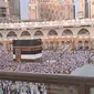Jemaah Haji saat berada di Masjidil Haram Makkah. (Liputan6.com/Nafiysul Qodar)
