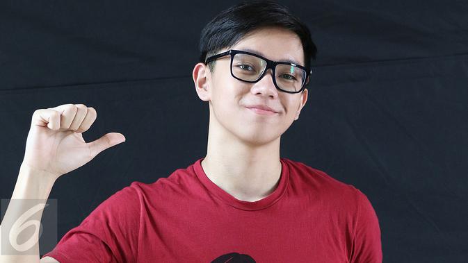 Sukses Di Film Brandon Salim Kini Jadi Gitaris Band Showbiz Liputan6 Com