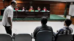 [FOTO] Selain Pelatih Golf, Deviardi Menjadi `Kasir` Rudi Rubiand
