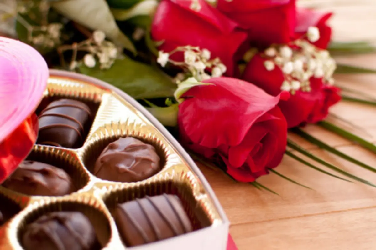 Ilustrasi cokelat Hari Valentine. (Unsplash/mchebby)