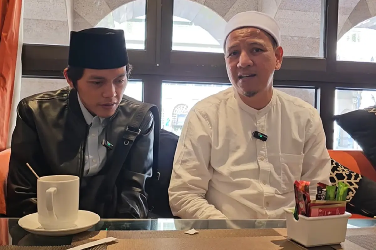 Habib Novel dan Gus Iqdam (SS: YT Habib Novel Alaydrus)