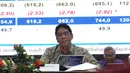 Di sisi lain, penerimaan kepabeanan dan cukai terealisasi Rp300,3 triliun atau 99,6% dari target APBN. Tampak dalam foto, Menteri Keuangan (Menkeu) Purbaya Yudhi Sadewa saat memberi keterangan dalam Konferensi Pers APBN Kita, di Kantor Kementerian Keuangan, Jakarta, Kamis (8/1/2026). (merdeka.com/magang/Rendi Saputra)